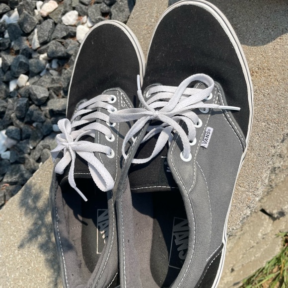 Vans - Picture 2 of 4